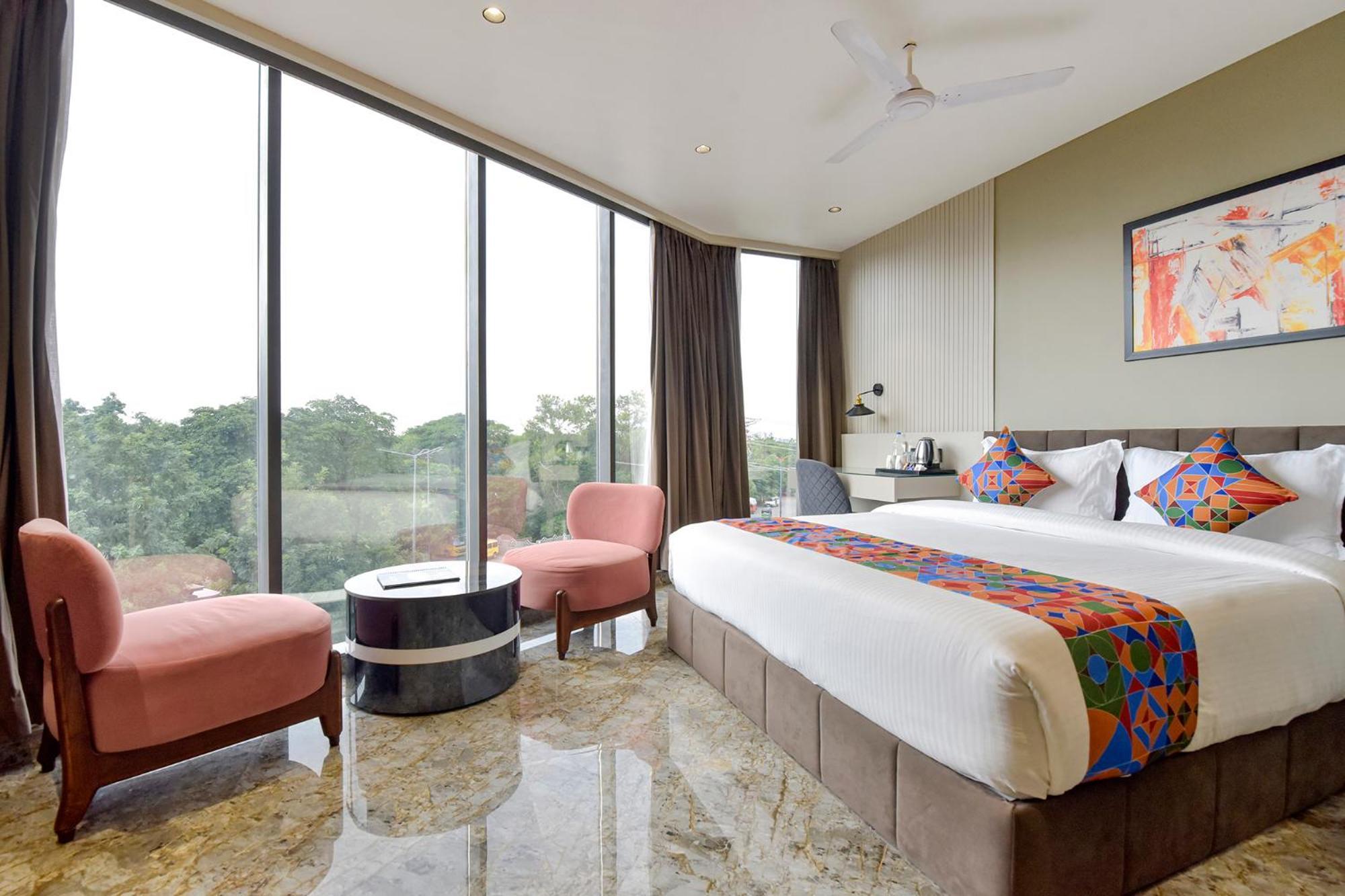 Fabhotel Prime The Grey Circle 3*