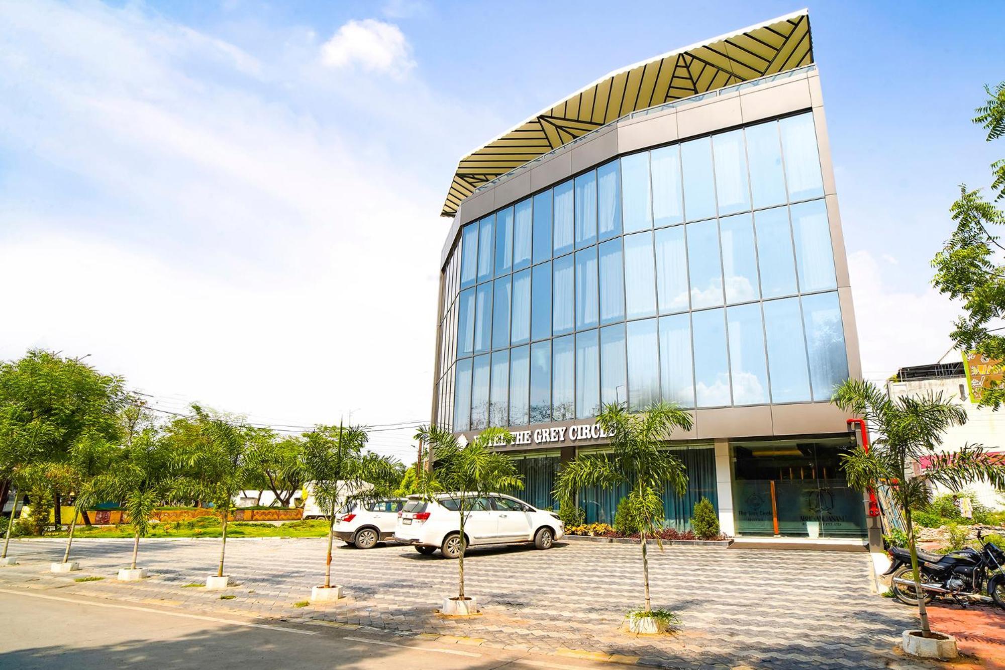 Fabhotel Prime The Grey Circle Indore