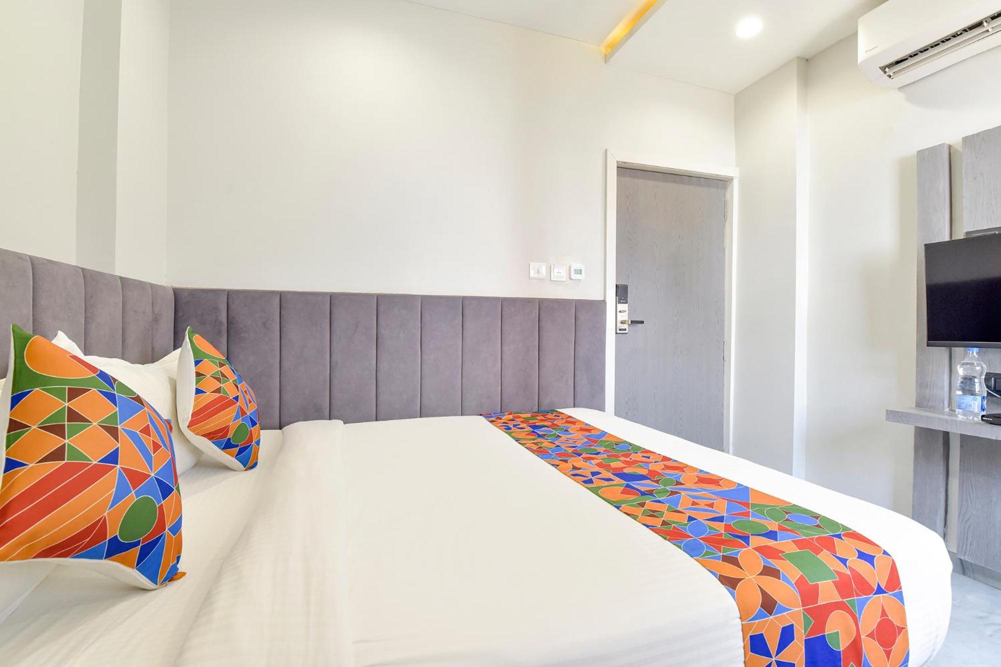 Fabhotel Prime The Grey Circle