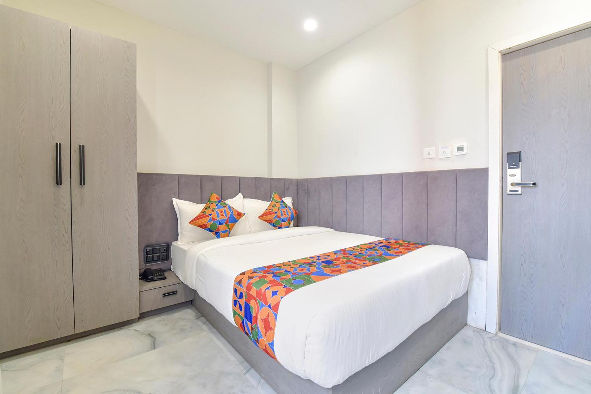 Hotel Fabhotel Prime The Grey Circle 3*