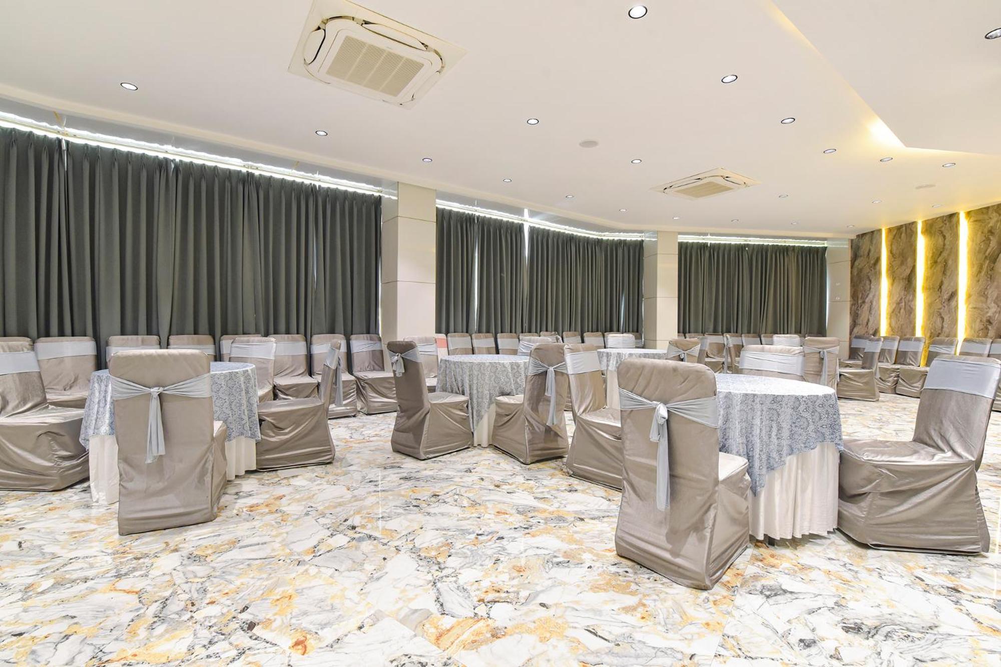 Fabhotel Prime The Grey Circle Hotel