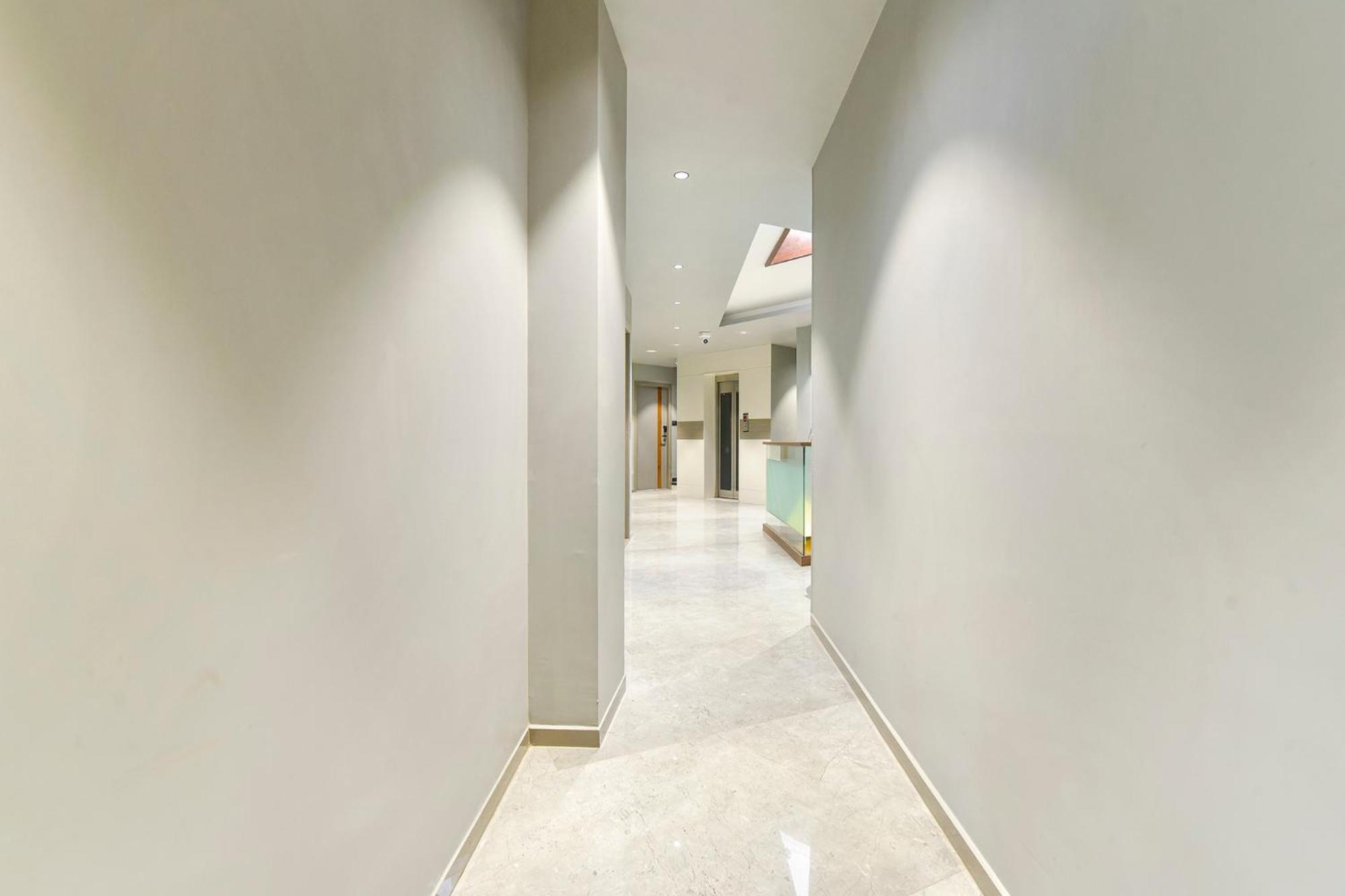 Fabhotel Prime The Grey Circle 3*